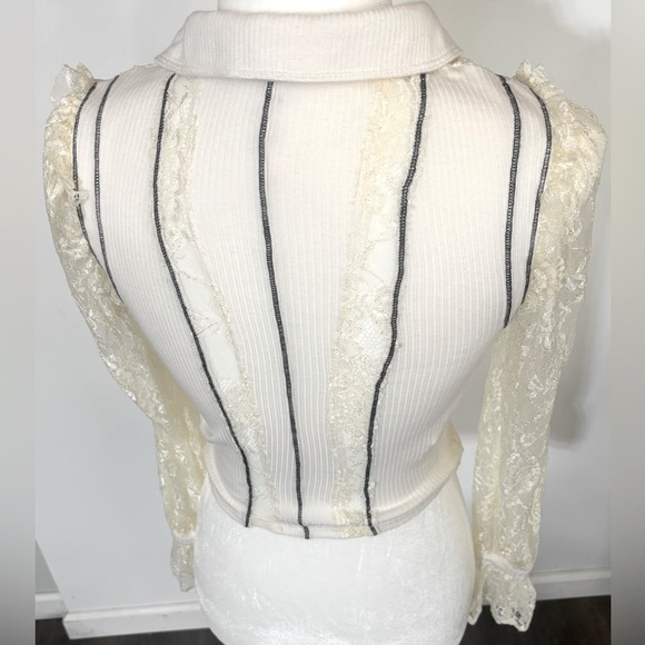 Free People soft stretchy Ivory lace & black button crop top collared blouse XS - Picture 10 of 14
